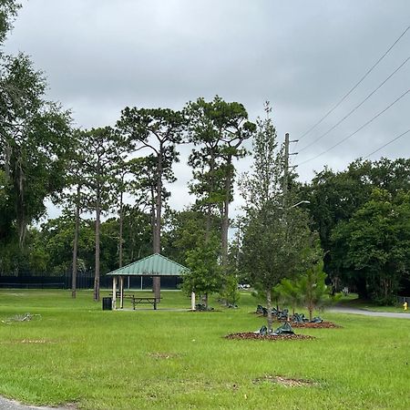 Pool Home Sleeps 6 With Large Fenced Yard Jacksonville Bagian luar foto